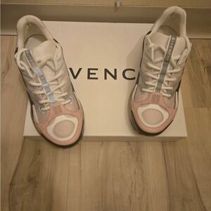 Givenchy Women's Pink and White Sneakers